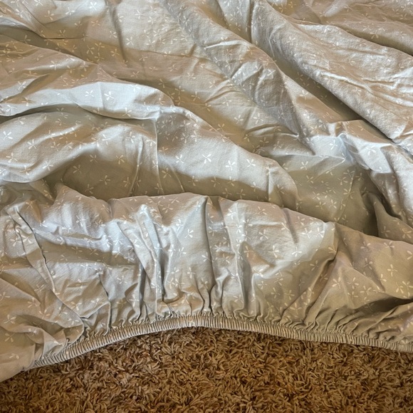 Threshold Twin XL bundle - 1 pillowcase, 1 flat sheet, 1 fitted sheet, 1 cover - Picture 5 of 8